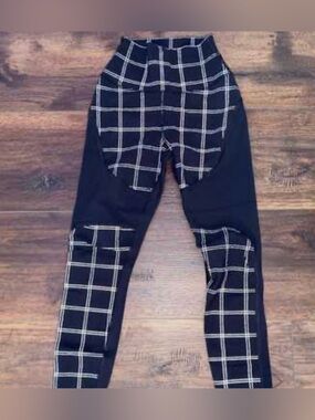 Yoga Occasion High-Waist Checkered Leggings *Reflective